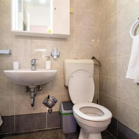 Branka - 50 M From Beach Apartment Podstrana