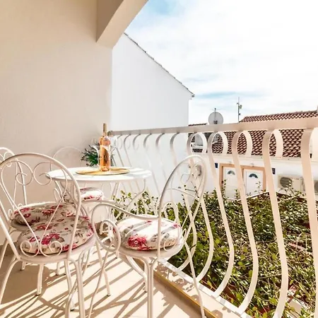 Apartment Branka - 50 M From Beach