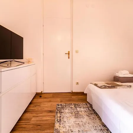 Branka - 50 M From Beach Podstrana
